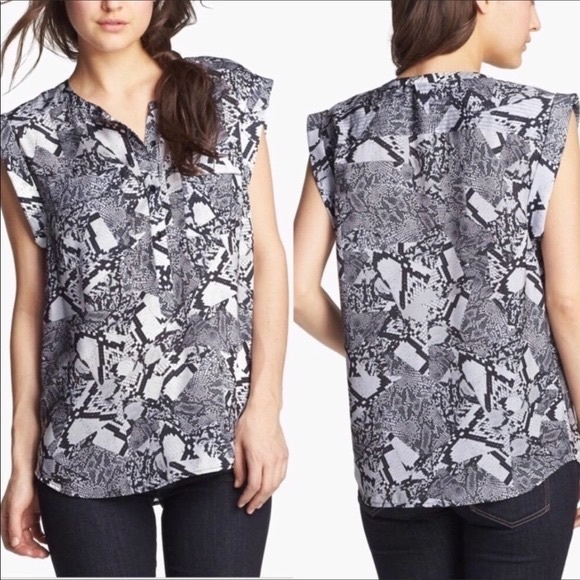 Nordstrom Trouvé Snakeskin Top - Picture 5 of 5
